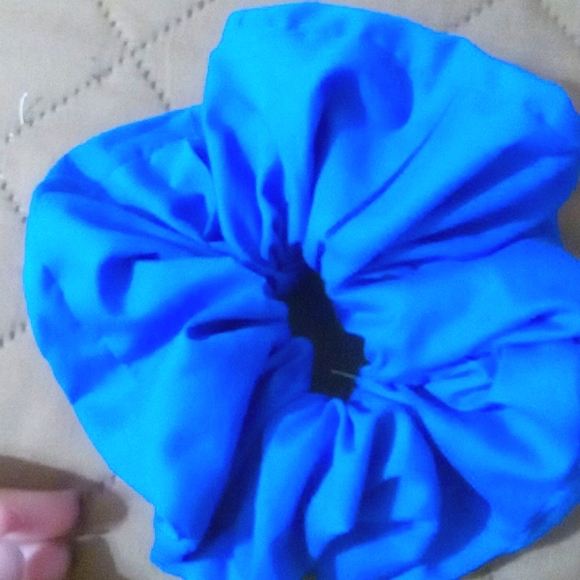 Scrunchi - Picture 2 of 2